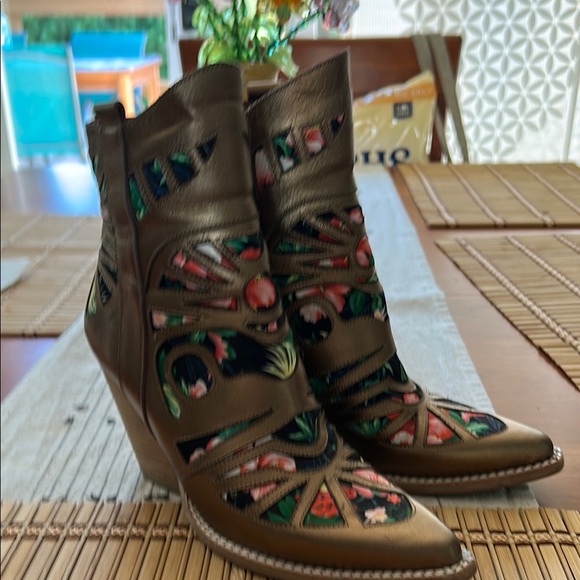 Jeffrey Campbell Brown Heeled Boots with Embroidered Pattern - Picture 1 of 5